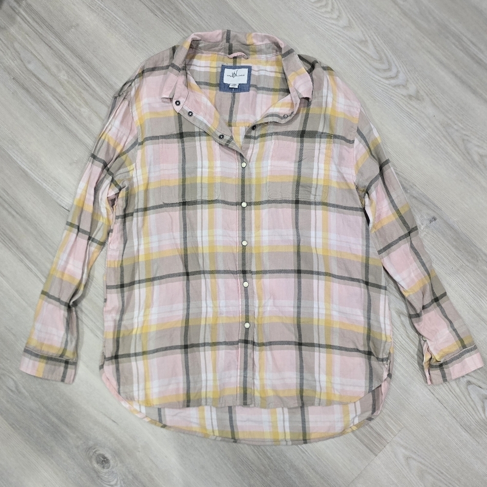 American Eagle Oversized Flannel Shirt Pink Yellow Fancy Snaps Size M